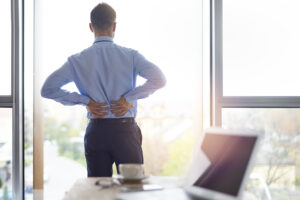 Vendor dispute resolution and backchannel negotiation support for enterprise IT deals