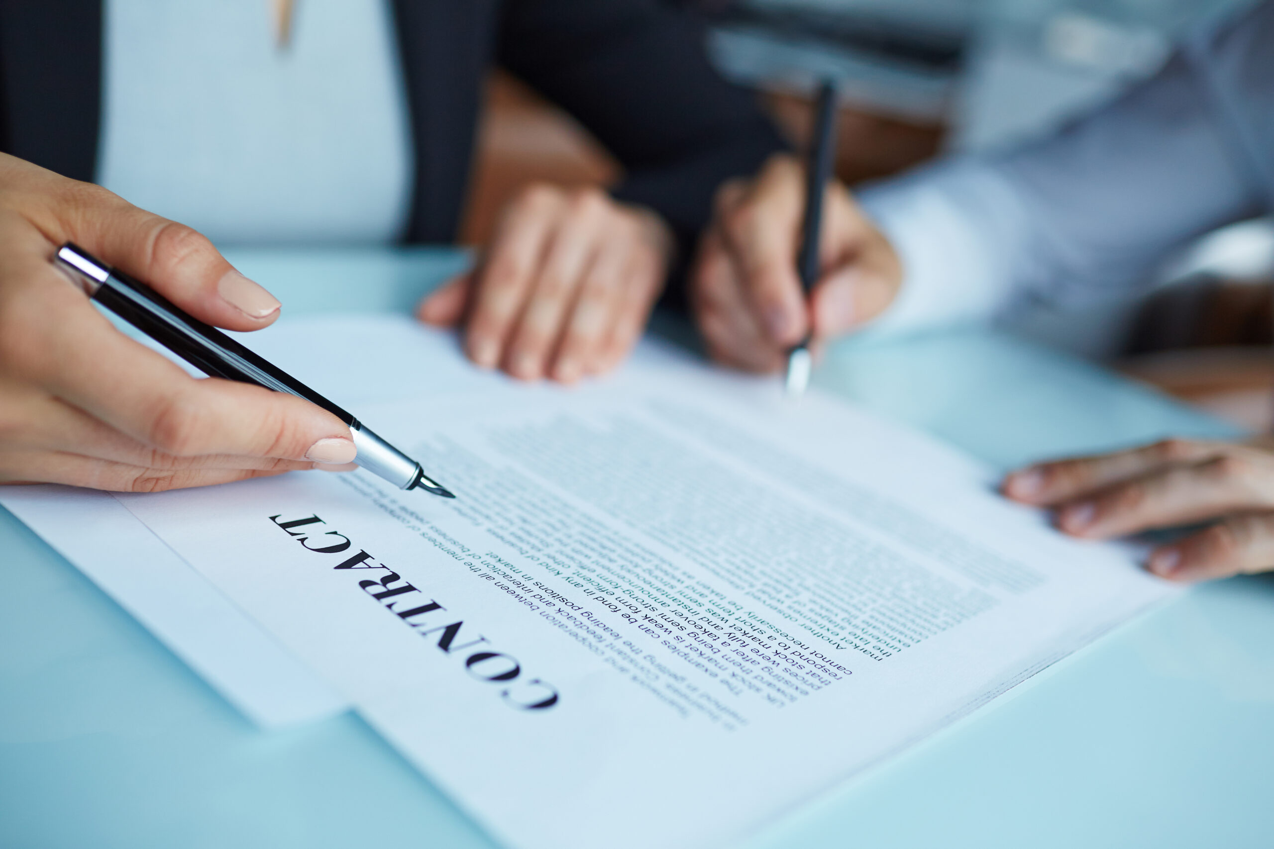 Expert advisory for IT vendor negotiations to reduce costs, manage risks, and protect value
